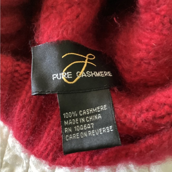 Pure Cashmere Cable Knit Winter Beanie Hat Burgundy Red - Picture 5 of 6